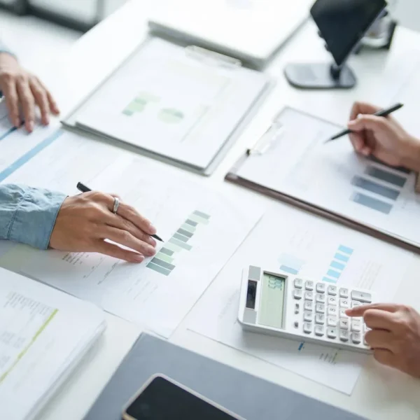 Lynnette Barron providing professional business formation and startup consulting services in Albuquerque.